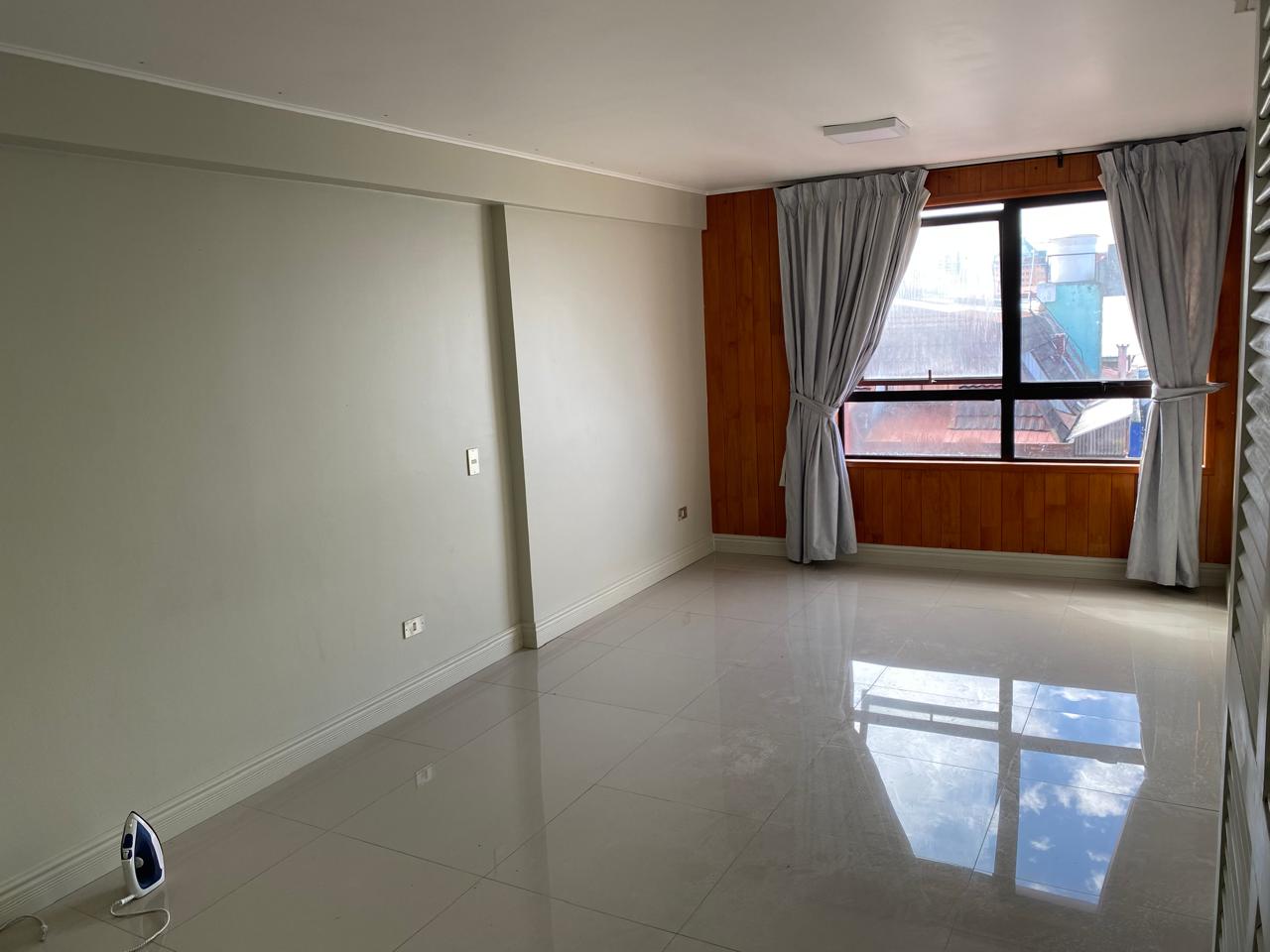 ARRIENDO OFICINA 50 M2 3  PRIVADOS EDIFICIO COLON